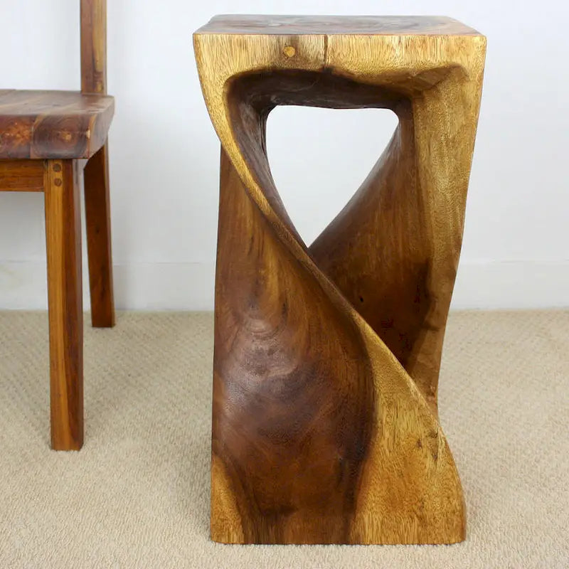 Tabouret torsadé en bois d'origine 30x30x58 cm, finition huile de noyer
